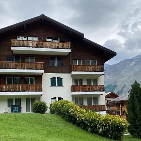 Azurit Ski-in, Ski-out Apartment *